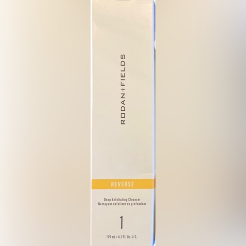 R&F Reverse Lighting Deep Exfoliating Cleanser Brand New Sealed in Box